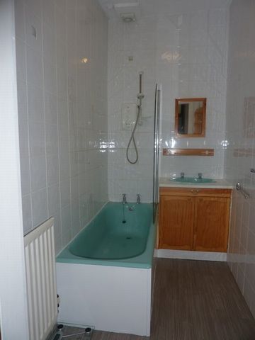  Image of 1 bedroom Flat to rent in Cathcart Place Edinburgh EH11 at Dalry Edinburgh Edinburgh, EH11 2HF