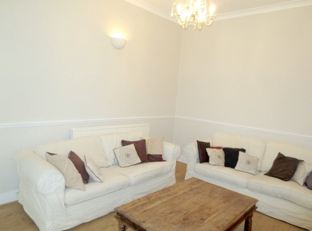  Image of 3 bedroom Flat to rent in Cavendish Road London SW12 at Cavendish Road Clapham South London, SW12 0BL