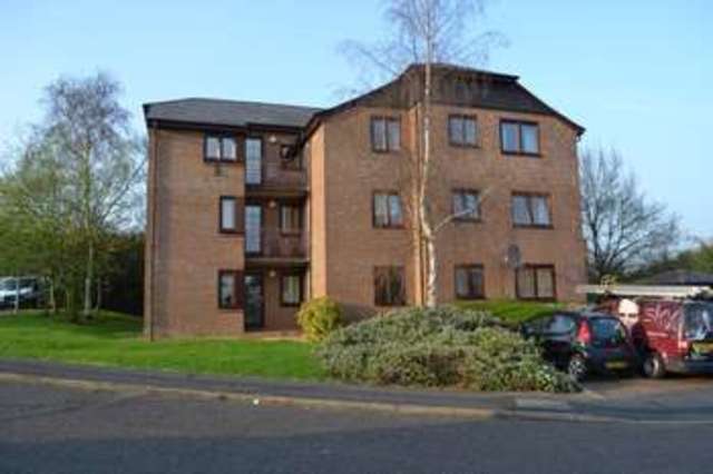  Image of 2 bedroom Flat to rent in Cedar Close Buckhurst Hill IG9 at Cedar Close  Buckhurst Hill, IG9 6EJ