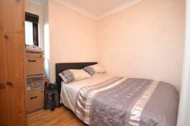 Image of 2 bedroom Flat to rent in Cedar Close Buckhurst Hill IG9 at Cedar Close  Buckhurst Hill, IG9 6EJ