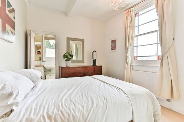  Image of 2 bedroom Flat for sale in Charlton Lawn Cudnall Street Charlton Kings Cheltenham GL53 at Charlton Lawn Cudnall Street Cheltenham, GL53 8AA