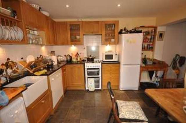  Image of 1 bedroom Flat to rent in Cleveland Avenue London W4 at Chiswick, W4 1SW