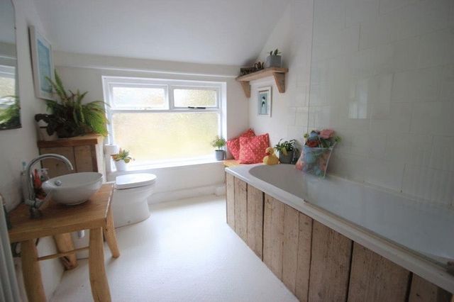  Image of 4 bedroom Detached house for sale in Clwt-Y-Bont Caernarfon LL55 at Clwt-Y-Bont Caernarfon, LL55 3DU