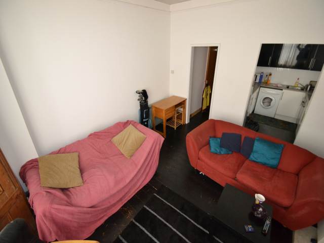  Image of 2 bedroom Flat to rent in Connaught Road Cardiff CF24 at Roath Cardiff Roath, CF24 3PX
