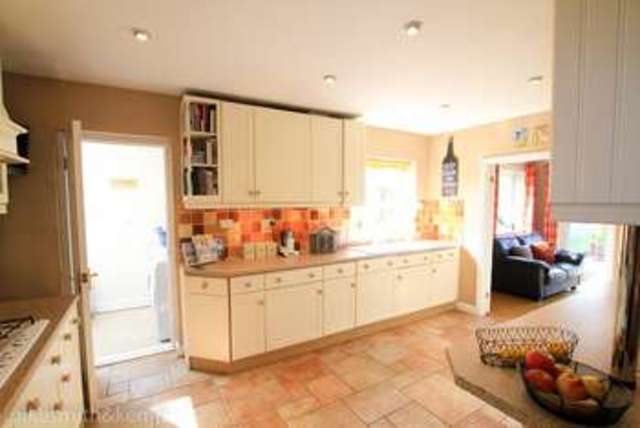  Image of 4 bedroom Detached house for sale in Whyteladyes Lane Cookham Maidenhead SL6 at COOKHAM, SL6 9LA