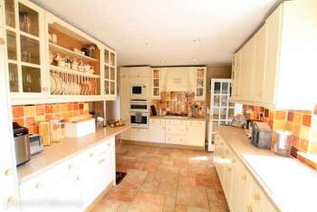  Image of 4 bedroom Detached house for sale in Whyteladyes Lane Cookham Maidenhead SL6 at COOKHAM, SL6 9LA