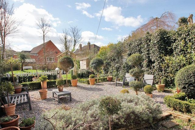  Image of 2 bedroom Semi-Detached house for sale in Copthorne Bank Copthorne Crawley RH10 at Copthorne Bank  Copthorne, RH10 3QX