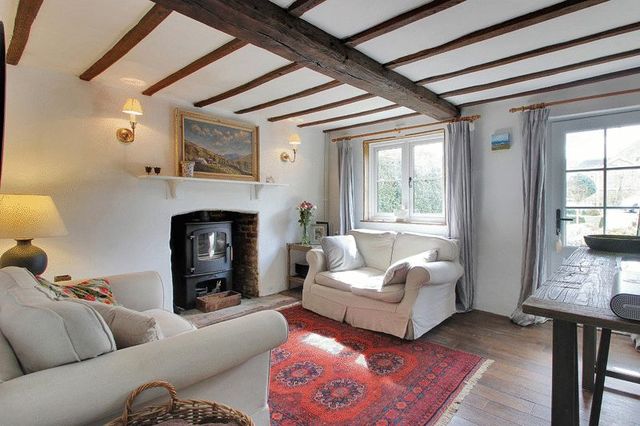 Image of 2 bedroom Semi-Detached house for sale in Copthorne Bank Copthorne Crawley RH10 at Copthorne Bank  Copthorne, RH10 3QX