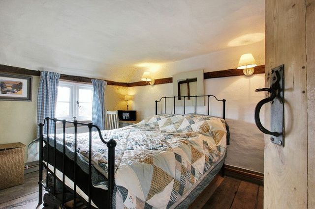  Image of 2 bedroom Semi-Detached house for sale in Copthorne Bank Copthorne Crawley RH10 at Copthorne Bank  Copthorne, RH10 3QX