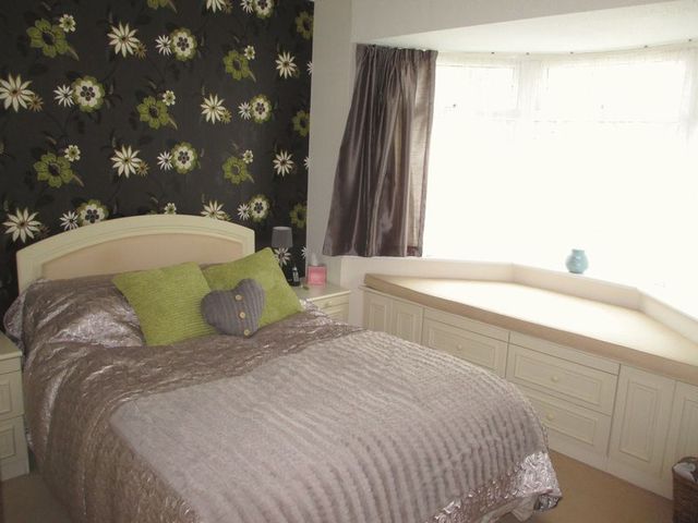  Image of 2 bedroom Detached house for sale in Corton Long Lane Corton Lowestoft NR32 at Corton Long Lane  Lowestoft, NR32 5HB