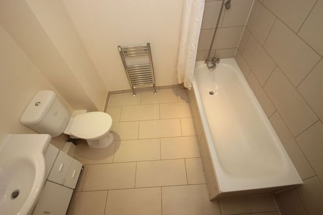  Image of 1 bedroom Property to rent in Cotton