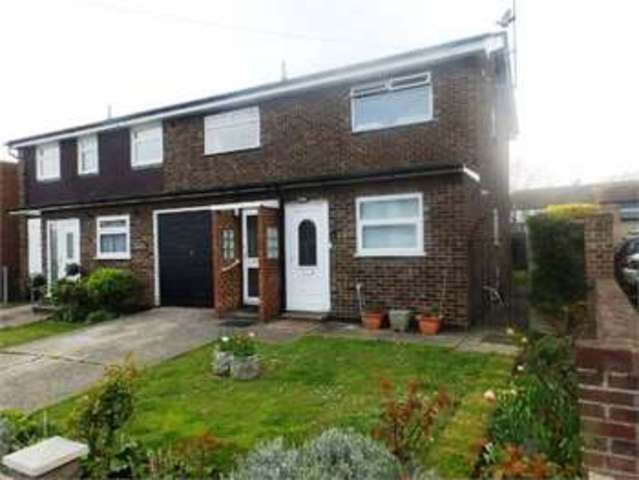 Image of 1 bedroom Apartment for sale in Domanco Lodge Crescent Road Leigh-on-Sea SS9 at Crescent road Leigh on sea Leigh-on-Sea, SS9 2PZ