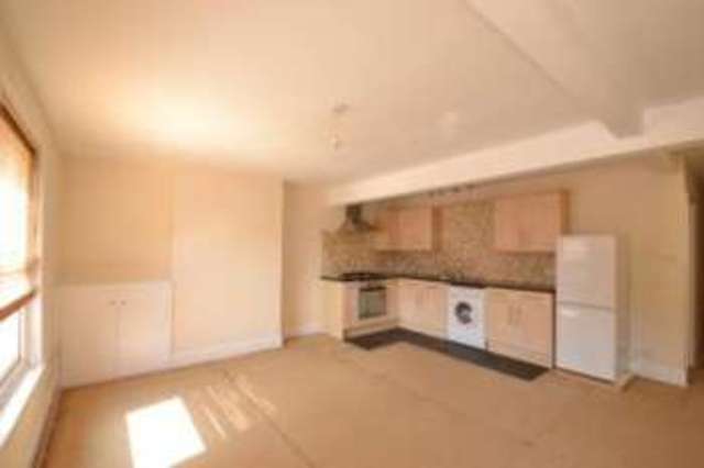  Image of 2 bedroom Flat for sale in Croft Road Godalming GU7 at Godalming Surrey Godalming, GU7 1BG