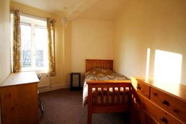  Image of House Share to rent in Crowndale Road London NW1 at Crowndale Road  London, NW1 1NN