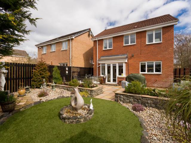  Image of 4 bedroom Detached house to rent in Curlew Brae Livingston EH54 at Livingston West Lothian West Lothian, EH54 6UG