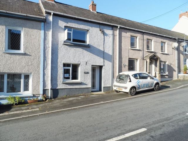  Image of 2 bedroom Terraced house to rent in Cynwyl Elfed Carmarthen SA33 at Cynwyl Elfed Carmarthen, SA33 6TL