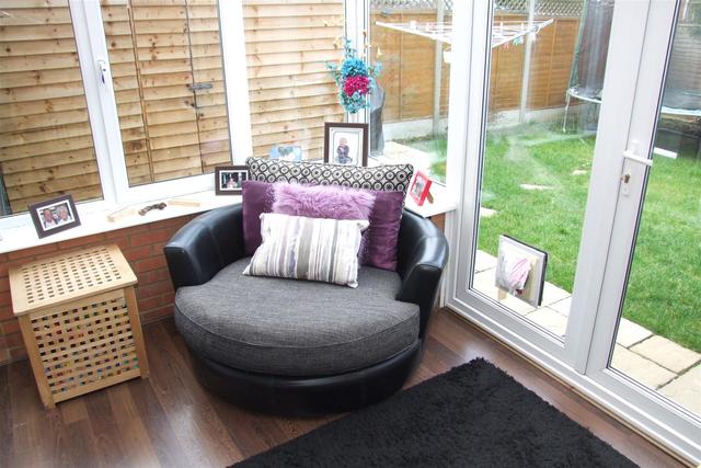 Image of 3 bedroom End of Terrace for sale in Daffodil Drive Rushden NN10 at Rushden Northamptonshire Rushden, NN10 0UL