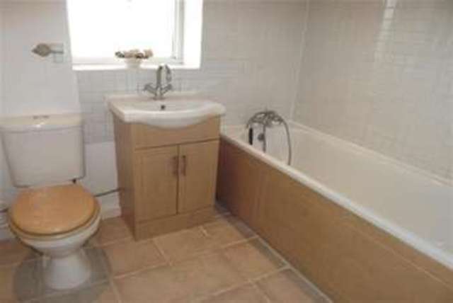  Image of 2 bedroom Flat to rent in Dalmeny Avenue London N7 at London, N7 0JU