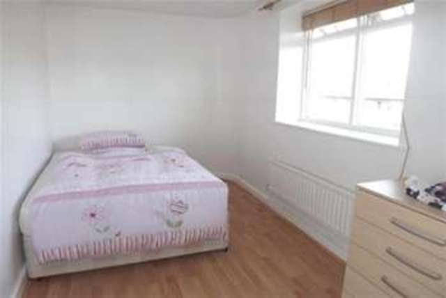  Image of 2 bedroom Flat to rent in Dalmeny Avenue London N7 at London, N7 0JU