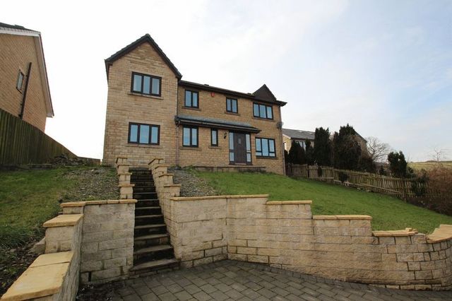  Image of 4 bedroom Property for sale in Daneswood Avenue Whitworth Rochdale OL12 at Daneswood Avenue Whitworth Rochdale, OL12 8UY