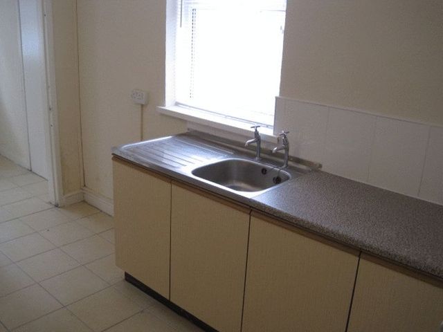  Image of 1 bedroom Flat to rent in Derby Road Nottingham NG1 at Derby Road  Nottingham, NG7 1PR