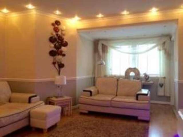  Image of 2 bedroom Flat for sale in Dougrie Road Glasgow G45 at Glasgow Lanarkshire Castlemilk, G45 9NN