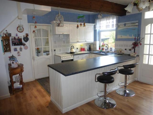  Image of 5 bedroom Semi-Detached house for sale in Downbank Avenue Bexleyheath DA7 at Barnehurst Kent Birling, DA7 6RR