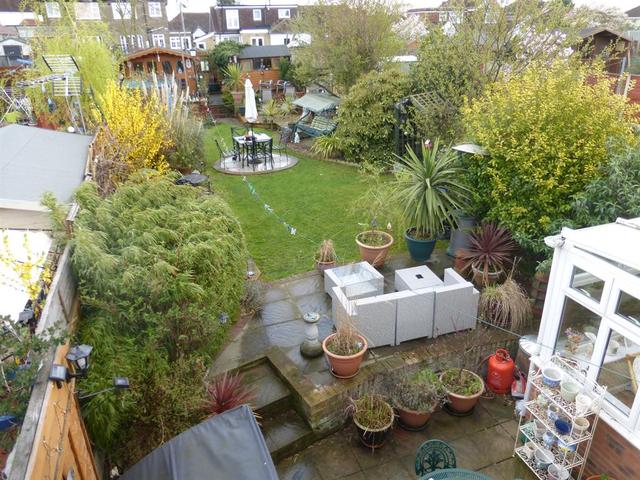  Image of 5 bedroom Semi-Detached house for sale in Downbank Avenue Bexleyheath DA7 at Barnehurst Kent Birling, DA7 6RR
