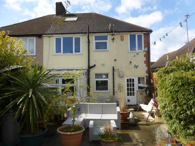  Image of 5 bedroom Semi-Detached house for sale in Downbank Avenue Bexleyheath DA7 at Barnehurst Kent Birling, DA7 6RR