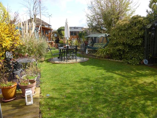  Image of 5 bedroom Semi-Detached house for sale in Downbank Avenue Bexleyheath DA7 at Barnehurst Kent Birling, DA7 6RR