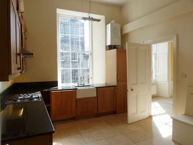  Image of 5 bedroom Flat to rent in Dundas Street Edinburgh EH3 at New Town Edinburgh Edinburgh, EH3 6JN