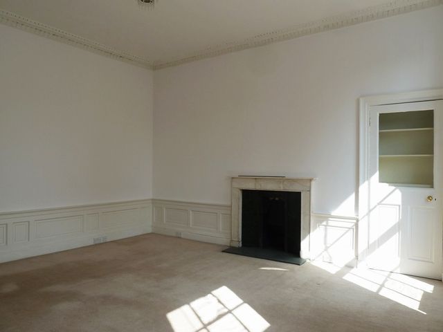  Image of 5 bedroom Flat to rent in Dundas Street Edinburgh EH3 at New Town Edinburgh Edinburgh, EH3 6JN