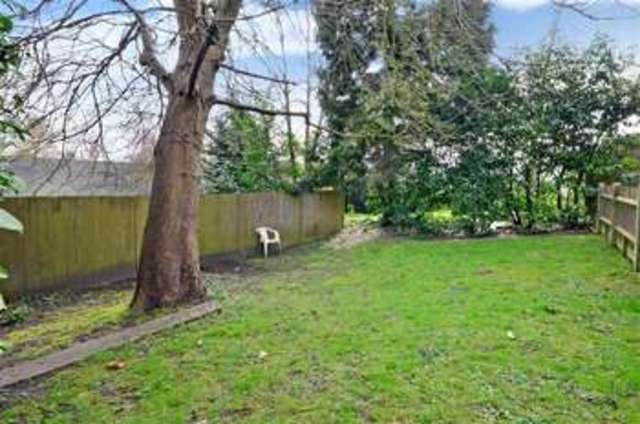 Image of 1 bedroom Flat for sale in Dunstan Road Tunbridge Wells TN4 at Tunbridge Wells Kent Tunbridge Wells, TN4 9NE