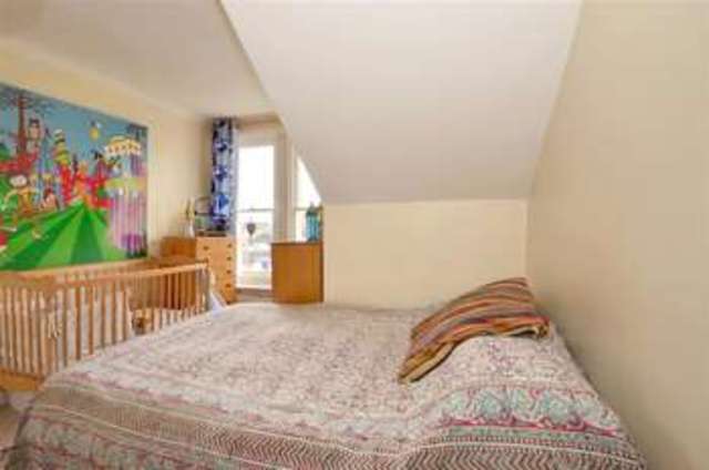  Image of 1 bedroom Flat for sale in Dunstan Road Tunbridge Wells TN4 at Tunbridge Wells Kent Tunbridge Wells, TN4 9NE
