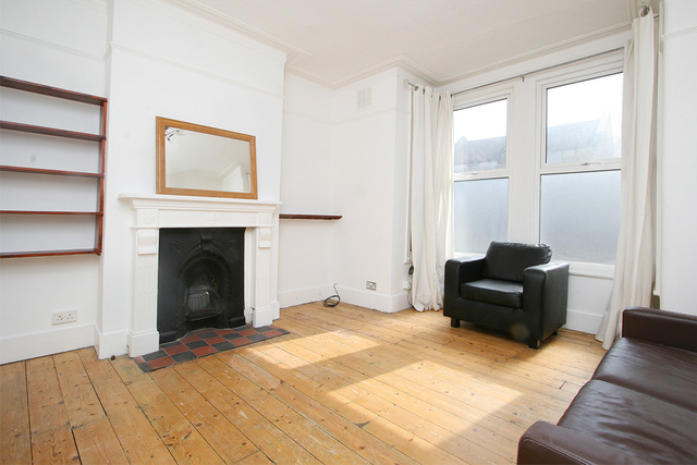  Image of 2 bedroom Apartment for sale in Dunstans Road London SE22 at Dunstans Road  East Dulwich, SE22 0HE