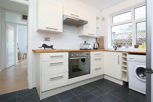  Image of 2 bedroom Apartment for sale in Dunstans Road London SE22 at Dunstans Road  East Dulwich, SE22 0HE