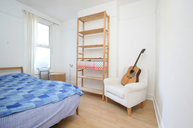  Image of 2 bedroom Apartment for sale in Dunstans Road London SE22 at Dunstans Road  East Dulwich, SE22 0HE
