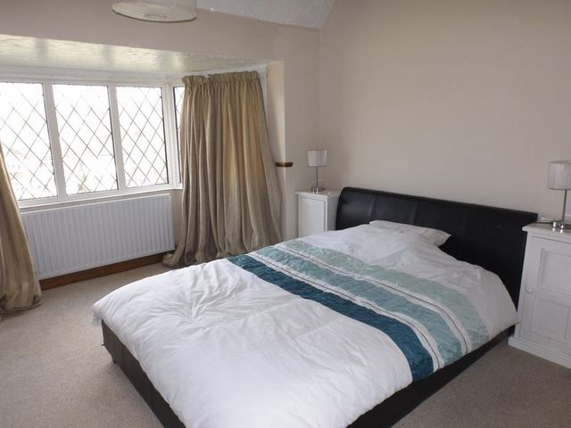  Image of 4 bedroom Detached house to rent in Eachelhurst Road Sutton Coldfield B76 at Eachelhurst Road  Sutton Coldfield, B76 1EP