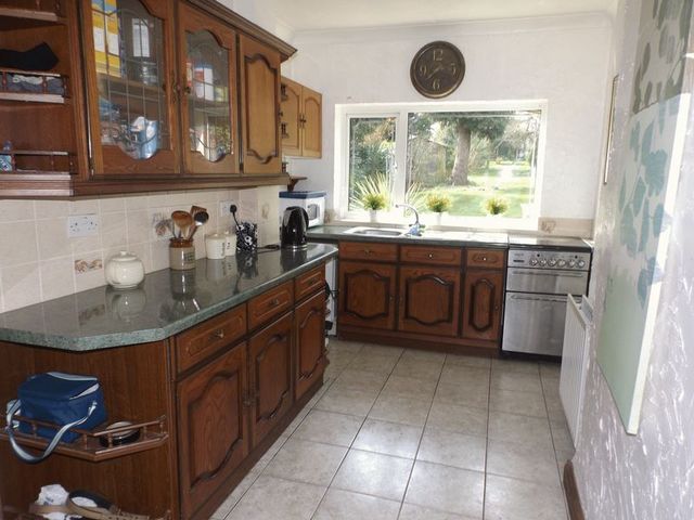  Image of 4 bedroom Detached house to rent in Eachelhurst Road Sutton Coldfield B76 at Eachelhurst Road  Sutton Coldfield, B76 1EP