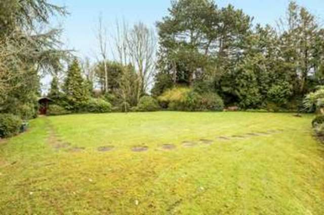  Image of 2 bedroom Flat for sale in Eastbury Avenue Northwood HA6 at 23a Eastbury Avenue  Northwood, HA6 3LJ