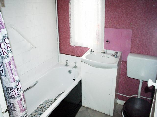  Image of 2 bedroom Terraced house to rent in Easter Drylaw Bank Edinburgh EH4 at Drylaw Edinburgh Edinburgh, EH4 2QL