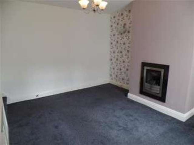  Image of 2 bedroom Terraced house to rent in Egerton Street Sowerby Bridge HX6 at Sowerby Bridge, HX6 2LX