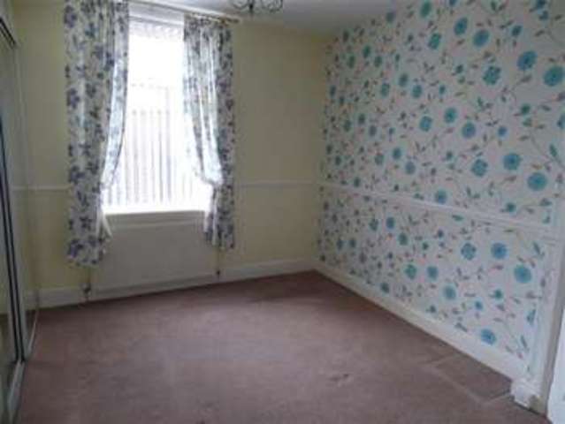  Image of 2 bedroom Terraced house to rent in Egerton Street Sowerby Bridge HX6 at Sowerby Bridge, HX6 2LX