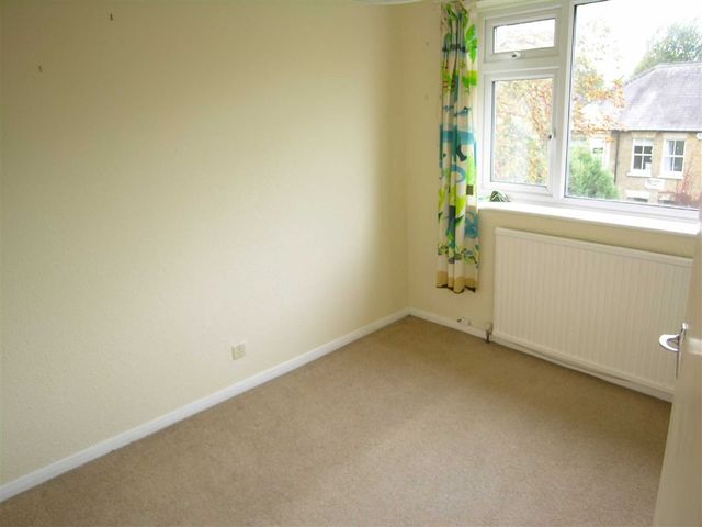  Image of 2 bedroom Flat to rent in Elthorne Road Uxbridge UB8 at Elthorne Road Uxbridge Uxbridge, UB8 2PS