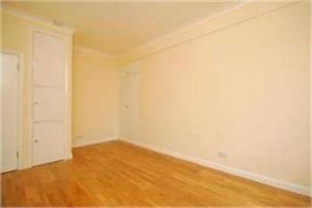  Image of Studio flat to rent in Euston Road London NW1 at London, NW1 3AD