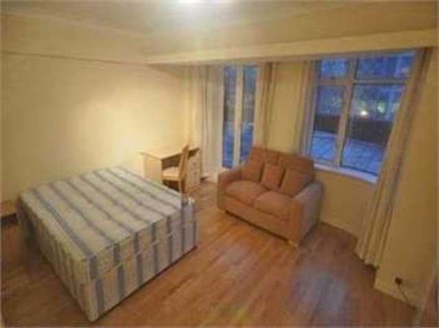  Image of Studio flat to rent in Euston Road London NW1 at London, NW1 3AD