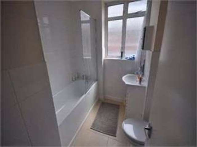  Image of Studio flat to rent in Euston Road London NW1 at London, NW1 3AD