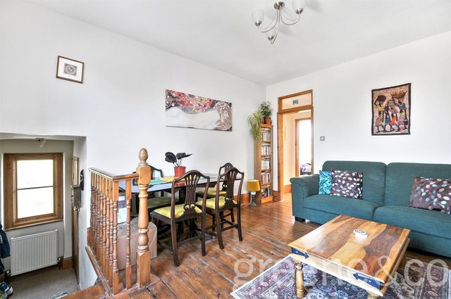  Image of 2 bedroom Flat for sale in Fairfield Road London N8 at Crouch End London Hornsey, N8 9HG