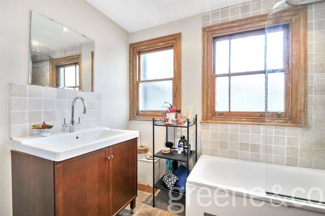  Image of 2 bedroom Flat for sale in Fairfield Road London N8 at Crouch End London Hornsey, N8 9HG