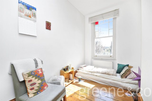  Image of 2 bedroom Flat for sale in Fairfield Road London N8 at Crouch End London Hornsey, N8 9HG